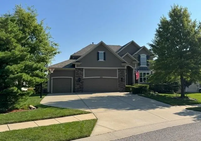 Photo 1 of Single family home for sale at 11018 W 163rd Terrace, Overland Park, KS 66221 | MLS# 2639987 | Listing updated on 2026-10-09