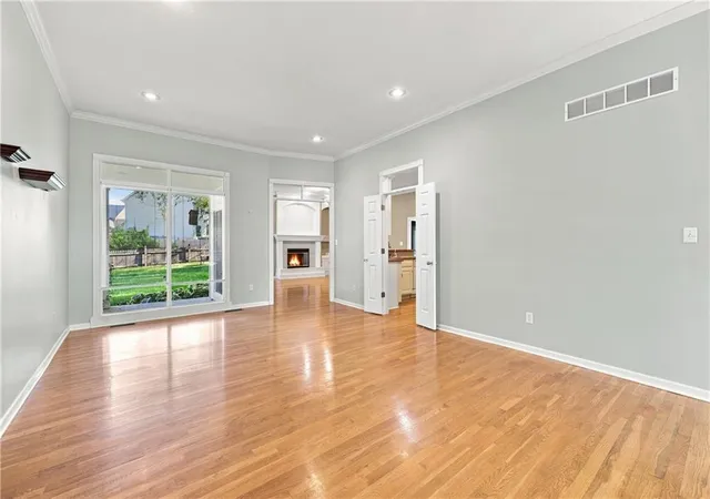 Photo 3 of Single family home for sale at 1403 Ne Glenfield Ct, Blue Springs, MO 64014 | MLS# 2639988 | Listing updated on 2026-10-05