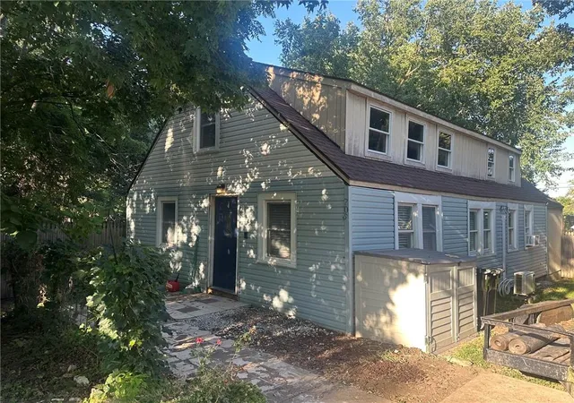 Photo 1 of Sale Pending at 705 S Logan Ave, Independence, MO 64050 | MLS# 2640002 | Listing updated on 2026-09-02