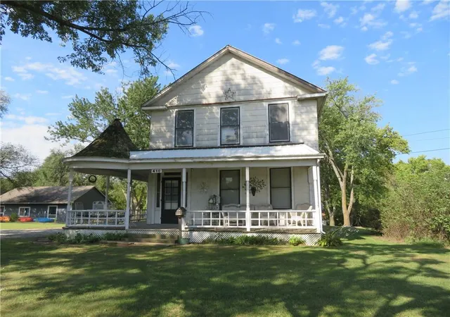 Photo 2 of Single family home for sale at 410 Linn St, Valley Falls, KS 66088 | MLS# 2640005 | Listing updated on 2026-09-03