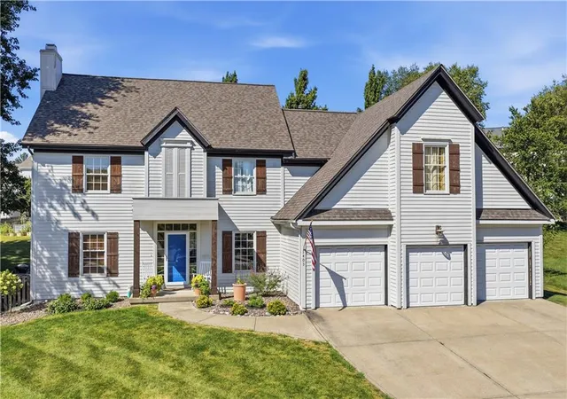 Photo 1 of Single family home for sale at 1403 Ne 94th Court, Kansas City, MO 64155 | MLS# 2640011 | Listing updated on 2026-09-15