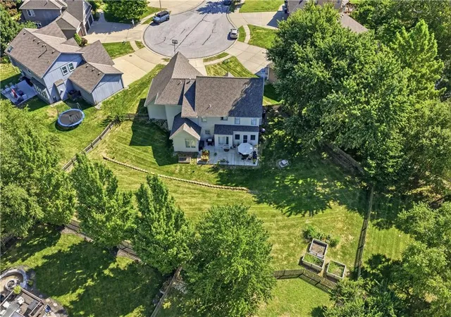Photo 3 of Single family home for sale at 1403 Ne 94th Court, Kansas City, MO 64155 | MLS# 2640011 | Listing updated on 2026-09-15