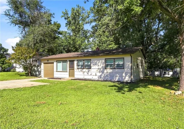 Photo 2 of Sale Pending at 2731 S 53rd Street, Kansas City, KS 66106 | MLS# 2640018 | Listing updated on 2026-09-07