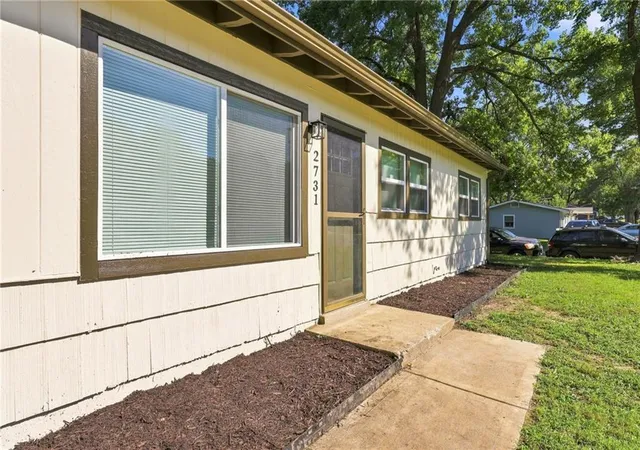 Photo 3 of Sale Pending at 2731 S 53rd Street, Kansas City, KS 66106 | MLS# 2640018 | Listing updated on 2026-09-07