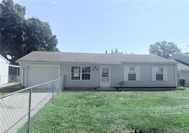 Photo 1 of Single family home for sale at 3303 Sioux Ln, Saint Joseph, MO 64503 | MLS# 2640019 | Listing updated on 2026-09-02