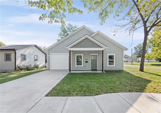 Single family home for sale at 747 S Sycamore St, Ottawa, KS 66067 | MLS# 2640027