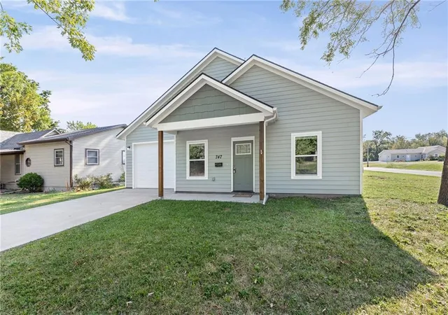 Photo 2 of Single family home for sale at 747 S Sycamore St, Ottawa, KS 66067 | MLS# 2640027 | Listing updated on 2026-09-03