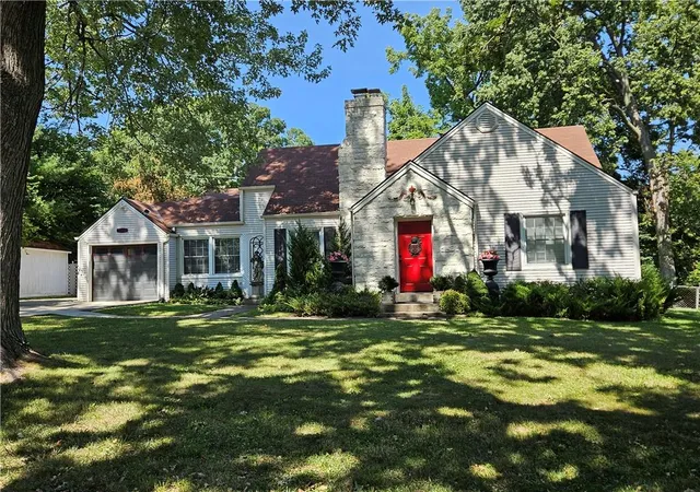 Photo 2 of Single family home for sale at 3753 N Grand Ave, Kansas City, MO 64116 | MLS# 2640050 | Listing updated on 2026-09-29
