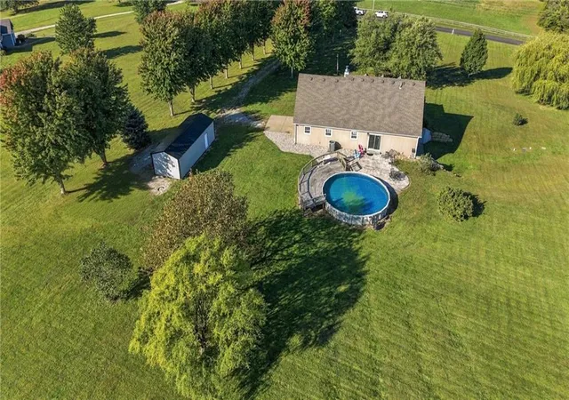 Photo 4 of Single family home for sale at 865 NW 1901st Road, Lone Jack, MO 64070 | MLS# 2640056 | Listing updated on 2026-10-06