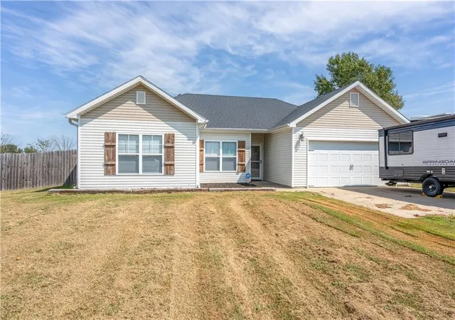 Photo 3 of Single family home for sale at 393 Se 971st Road, Knob Noster, MO 65336 | MLS# 2640059 | Listing updated on 2026-10-04