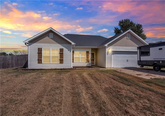 Photo 3 of Single family home for sale at 393 SE 971st Road, Knob Noster, MO 65336 | MLS# 2640059 | Listing updated on 2026-10-04