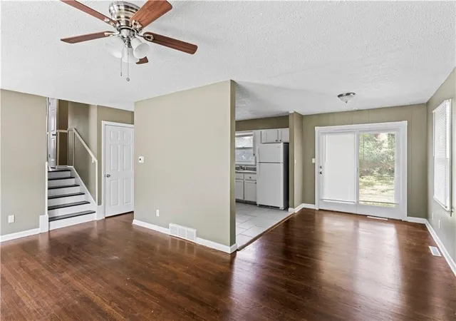 Photo 3 of Sale Pending at 5906 E 97th Street, Kansas City, MO 64134 | MLS# 2640060 | Listing updated on 2026-09-06