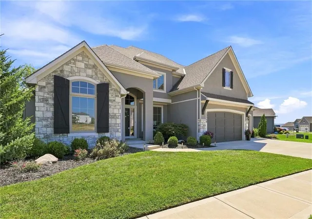 Photo 1 of Single family home for sale at 13559 Ter Park Dr, Kansas City, MO 64152 | MLS# 2640065 | Listing updated on 2026-09-28