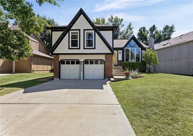 Photo 2 of Sale Pending at 22421 W 64th Street, Shawnee, KS 66226 | MLS# 2640076 | Listing updated on 2026-09-06