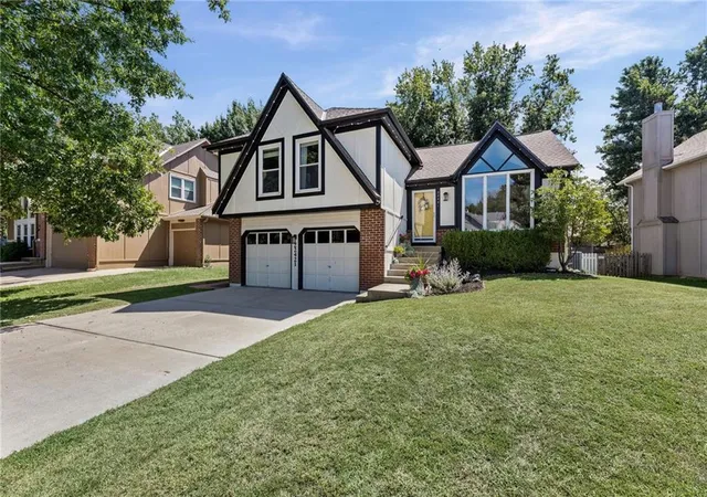 Photo 3 of Sale Pending at 22421 W 64th Street, Shawnee, KS 66226 | MLS# 2640076 | Listing updated on 2026-09-06