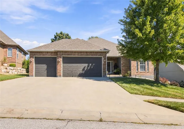 Photo 1 of Single family home for sale at 1115 N Glenview Ave, Independence, MO 64056 | MLS# 2640080 | Listing updated on 2026-09-19