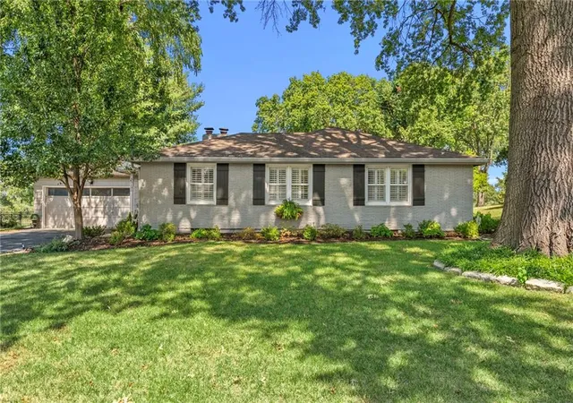 Photo 3 of Single family home for sale at 3512 W 71st Street, Prairie Village, KS 66208 | MLS# 2640084 | Listing updated on 2026-10-03