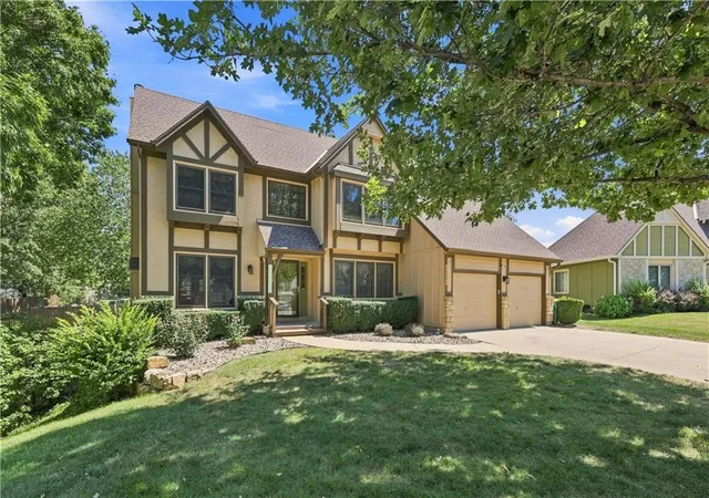 Photo 3 of Single family home for sale at 2825 N 103rd Street, Kansas City, KS 66109 | MLS# 2640085 | Listing updated on 2026-09-21