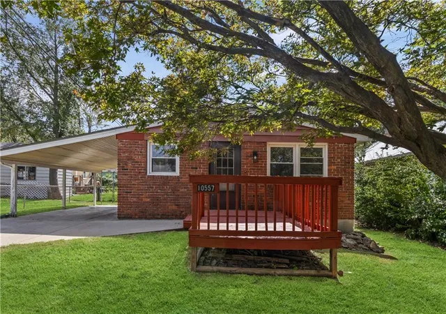 Photo 1 of Single family home for sale at 10557 E Lake Dr, Independence, MO 64053 | MLS# 2640089 | Listing updated on 2026-09-03