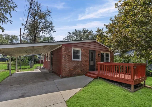 Photo 2 of Single family home for sale at 10557 E Lake Dr, Independence, MO 64053 | MLS# 2640089 | Listing updated on 2026-09-03