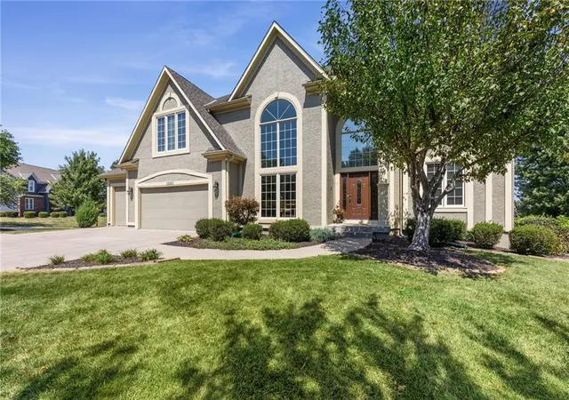 Photo 2 of Sale Pending at 12401 W 129th Street, Overland Park, KS 66213 | MLS# 2640092 | Listing updated on 2026-10-05