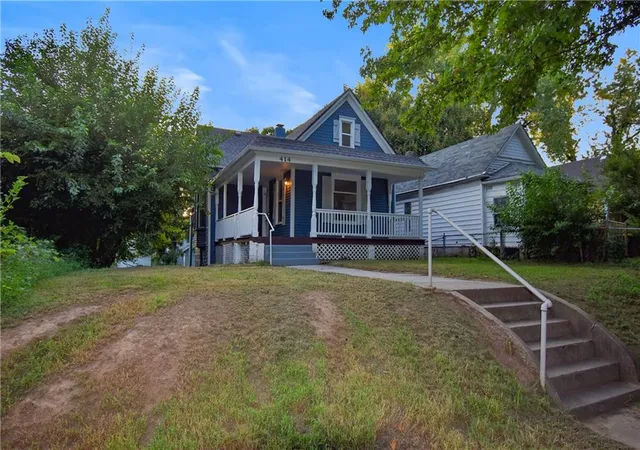 Photo 2 of Single family home for sale at 414 Topping Ave, Kansas City, MO 64123 | MLS# 2640097 | Listing updated on 2026-09-03