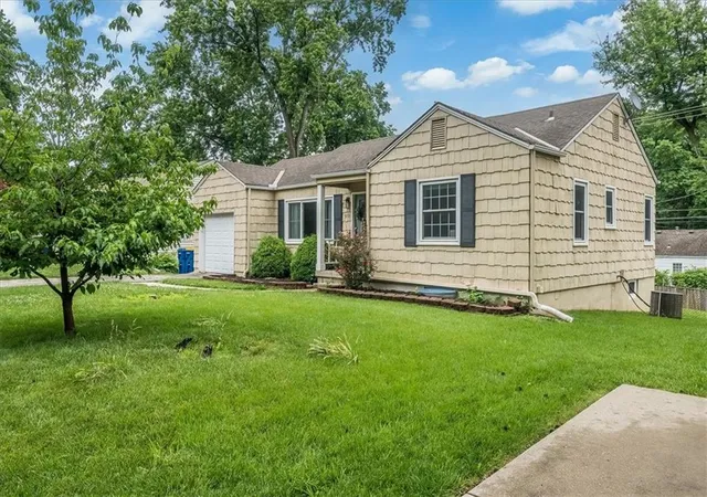 Photo 2 of Single family home for sale at 5531 Lamar Ave, Mission, KS 66202 | MLS# 2640100 | Listing updated on 2026-09-26