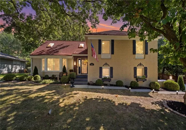 Single family home for sale at 5405 W 80th Street, Prairie Village, KS 66208 | MLS# 2640104