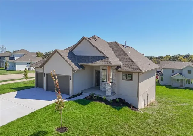 Photo 3 of Single family home for sale at 23903 Clear Crk Pkwy, Shawnee, KS 66226 | MLS# 2640110 | Listing updated on 2026-10-06