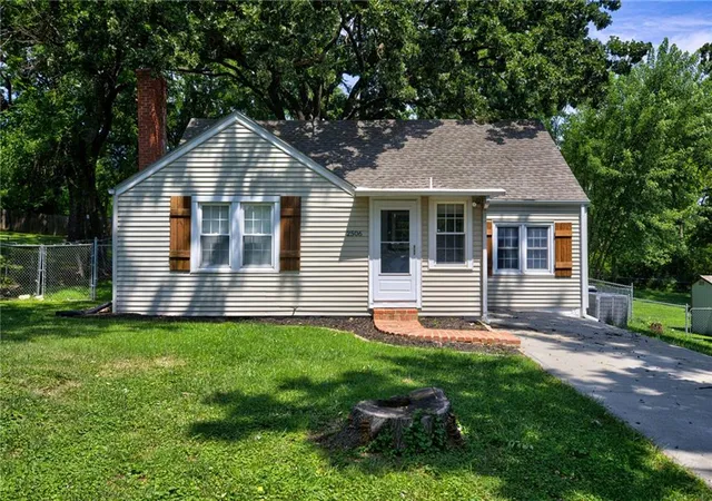 Photo 1 of Single family home for sale at 2506 Ne 46th Street, Kansas City, MO 64116 | MLS# 2640116 | Listing updated on 2026-09-16