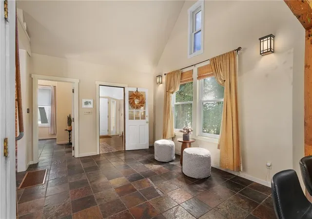 Photo 4 of Single family home for sale at 2920 Belleview Ave, Kansas City, MO 64108 | MLS# 2640117 | Listing updated on 2026-10-16