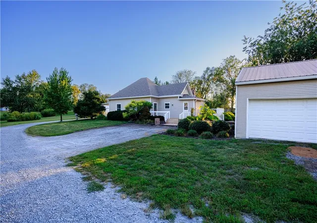 Photo 3 of Sale Pending at 22021 224th Street, Maryville, MO 64468 | MLS# 2640126 | Listing updated on 2026-09-05