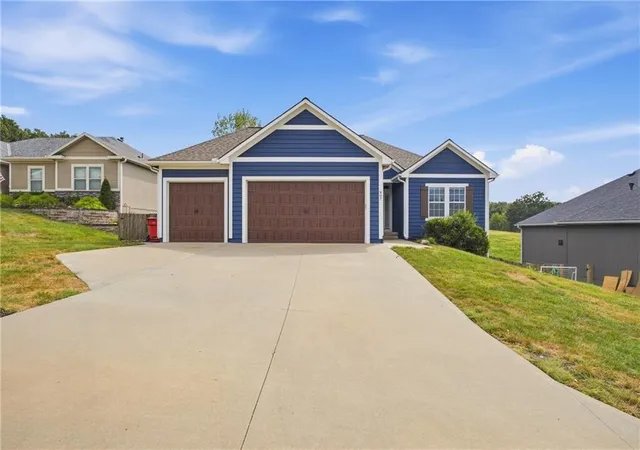 Photo 1 of Sale Pending at 807 Sw Mill Crk Ct, Grain Valley, MO 64029 | MLS# 2640135 | Listing updated on 2026-10-05