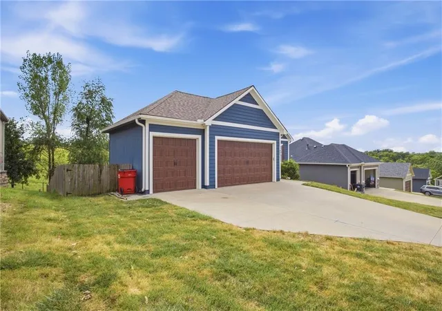 Photo 3 of Sale Pending at 807 Sw Mill Crk Ct, Grain Valley, MO 64029 | MLS# 2640135 | Listing updated on 2026-10-05