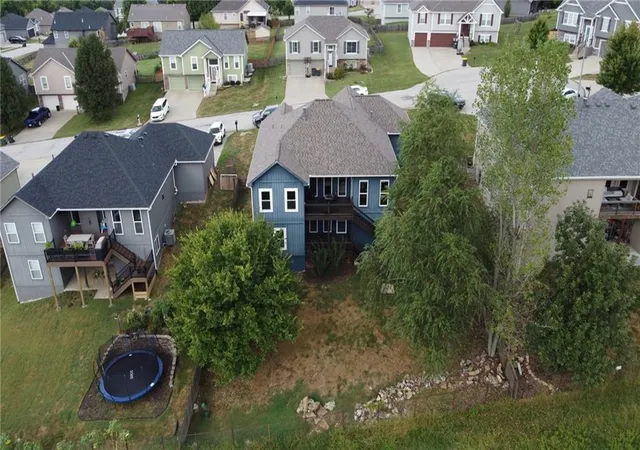 Photo 35 of Sale Pending at 807 SW Mill Crk Ct, Grain Valley, MO 64029 | MLS# 2640135 | Listing updated on 2026-10-05