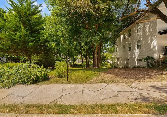 Photo 3 of Land for sale at 2916 Belleview Ave, Kansas City, MO 64108 | MLS# 2640157 | Listing updated on 2026-09-22
