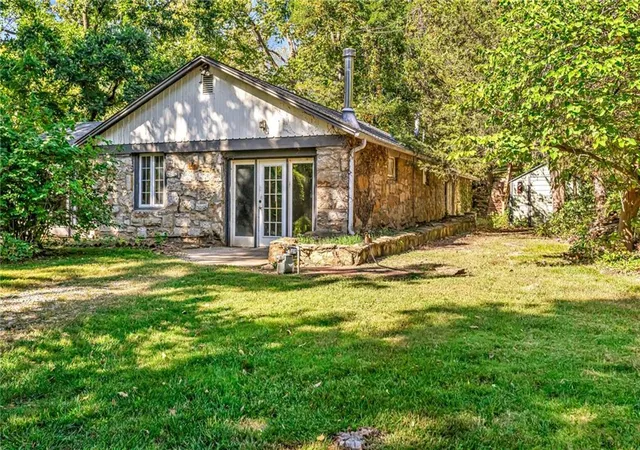 Photo 2 of Sale Pending at 5400 Foster St, Mission, KS 66202 | MLS# 2640158 | Listing updated on 2026-09-30