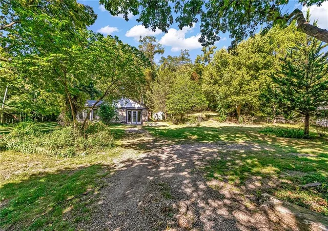 Photo 3 of Sale Pending at 5400 Foster St, Mission, KS 66202 | MLS# 2640158 | Listing updated on 2026-09-30