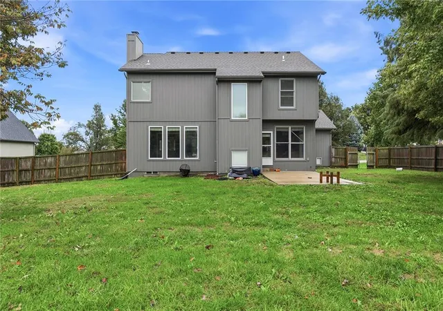 Photo 4 of Single family home for sale at 1404 Cedar Ridge Cir, Raymore, MO 64083 | MLS# 2640160 | Listing updated on 2026-10-20