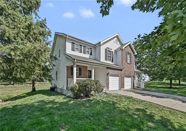 Photo 3 of Sale Pending at 9810 Ne 98th Terrace, Kansas City, MO 64157 | MLS# 2640164 | Listing updated on 2026-09-21