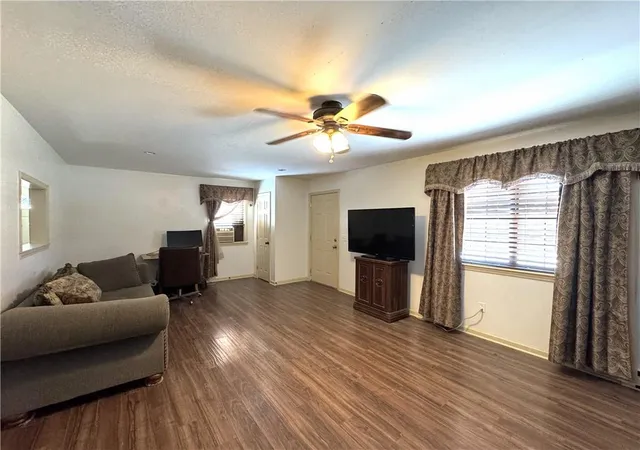Photo 3 of Single family home for sale at 14 Beach Craft Ln, Linn Valley, KS 66040 | MLS# 2640179 | Listing updated on 2026-10-04