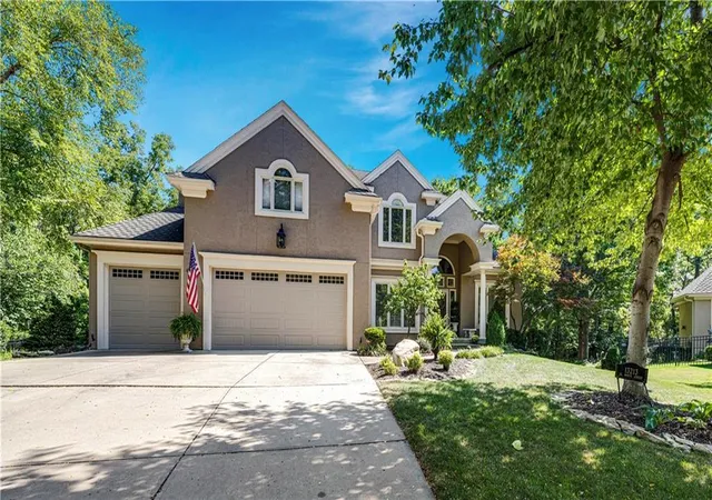 Photo 2 of Sale Pending at 13213 El Monte St, Leawood, KS 66209 | MLS# 2640180 | Listing updated on 2026-09-15