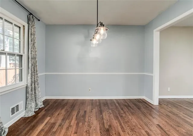 Photo 4 of Sale Pending at 9304 Switzer St, Overland Park, KS 66214 | MLS# 2640182 | Listing updated on 2026-09-08