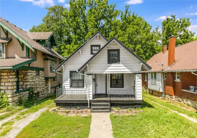 Photo 1 of Single family home for sale at 3542 College Ave, Kansas City, MO 64128 | MLS# 2640184 | Listing updated on 2026-09-08