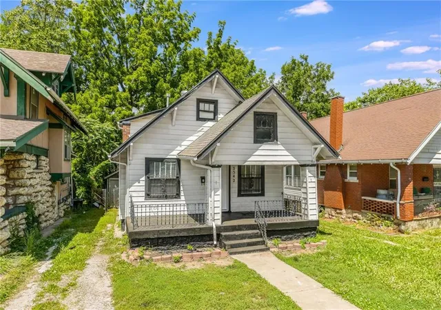Photo 2 of Single family home for sale at 3542 College Ave, Kansas City, MO 64128 | MLS# 2640184 | Listing updated on 2026-09-08