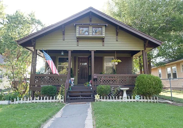 Photo 1 of Single family home for sale at 620 S Hardy Ave, Independence, MO 64053 | MLS# 2640188 | Listing updated on 2026-09-08