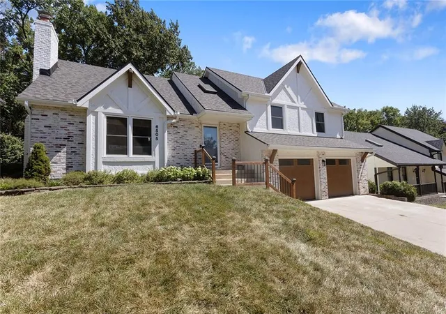Photo 2 of Single family home for sale at 6505 N Beaman Ave, Kansas City, MO 64151 | MLS# 2640203 | Listing updated on 2026-09-22