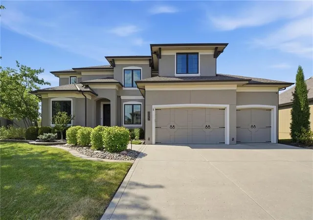 Photo 3 of Sale Pending at 1124 Metfield Ln, Raymore, MO 64083 | MLS# 2640206 | Listing updated on 2026-09-08