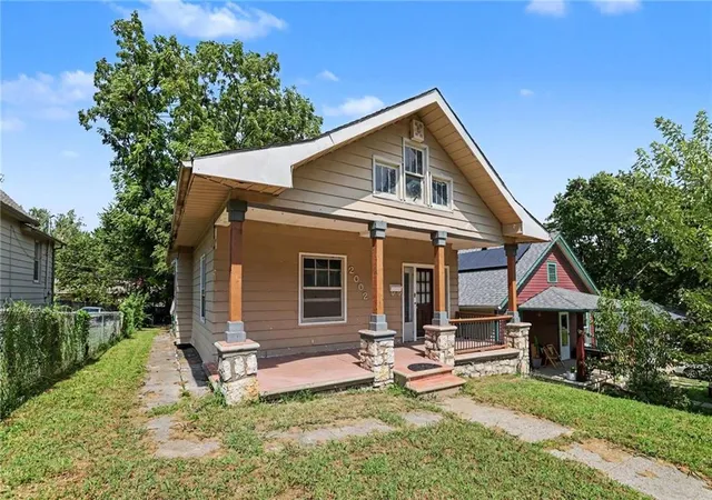 Photo 3 of Single family home for sale at 2002 Chester St, Kansas City, KS 66103 | MLS# 2640207 | Listing updated on 2026-09-03