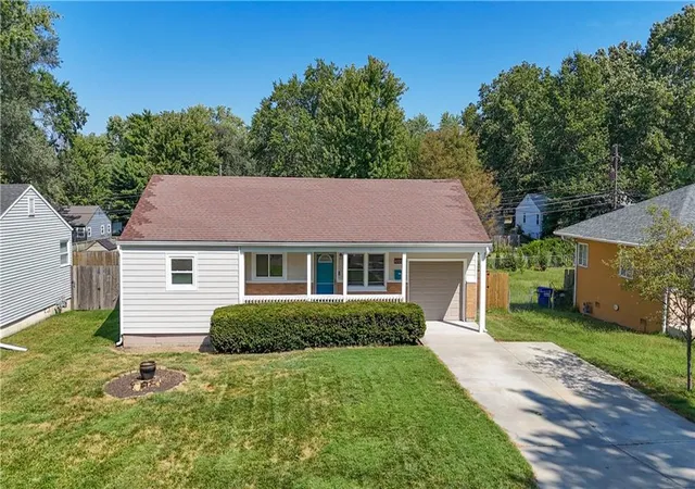 Photo 1 of Single family home for sale at 6320 W 82nd Street, Overland Park, KS 66204 | MLS# 2640209 | Listing updated on 2026-10-01